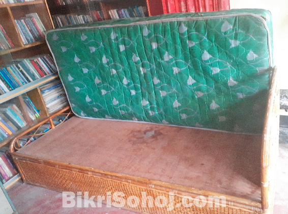 বেতের খাট ও জাজিম